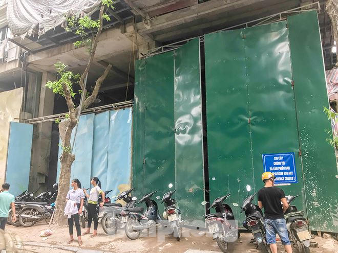 Cao ốc vượt tầng cạnh Hồ Gươm 'cắt ngọn' chậm tiến độ