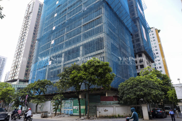 DLC Complex chậm tiến độ: Khách hàng 'đuối sức' vì vừa thuê nhà, vừa trả lãi ngân hàng