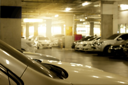 Chỗ đỗ xe trở thành vấn đề bức bách với các dự án căn hộ cao cấp tại khu trung tâm.