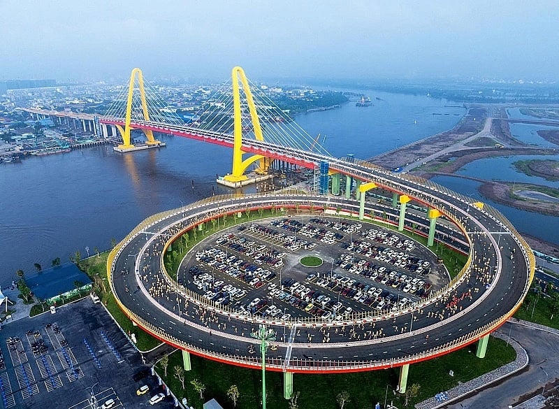 Cầu Hoàng Gia thông xe ngày 15/7 kết nối trực tiếp Vinhomes Royal Island tới trung tâm TP Hải Phòng chỉ trong 5 phút di chuyển kỳ vọng khai thông kinh tế vùng và gia tăng giá trị BĐS