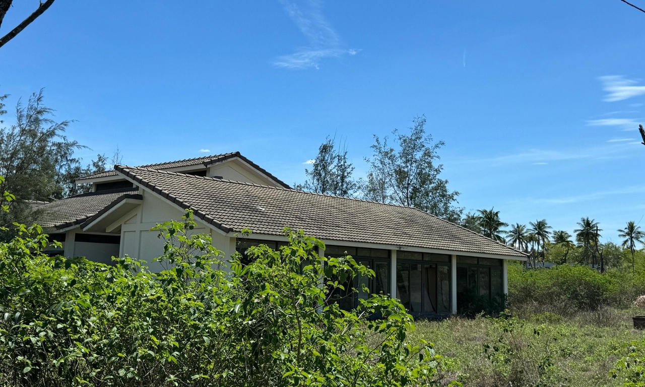 Resort 12 triệu USD ven biển Đà Nẵng bỏ hoang suốt 1 thập kỷ