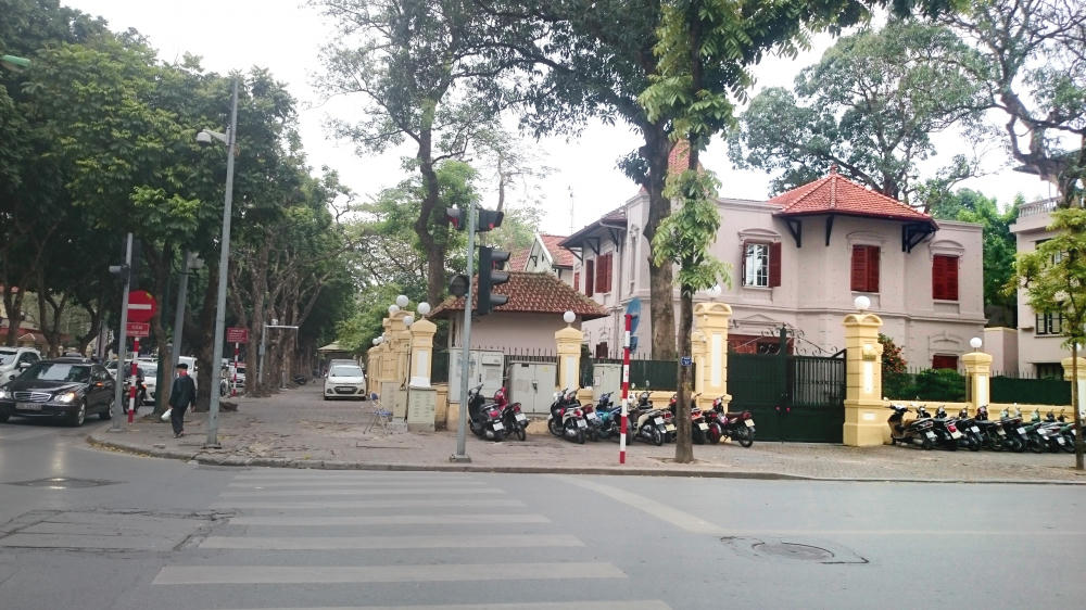 Biệt thự Pháp cổ 2.000 m2 giữa phố lớn Hà Nội của tập đoàn Bầu Thụy