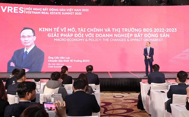 Theo TS Cấn Văn Lực cần tháo gỡ một số nút thắt để thị trường BĐS phát triển lành mạnh hơn.