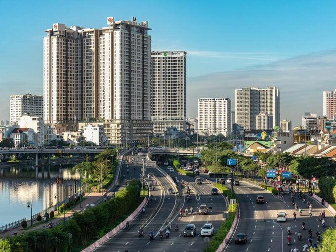 Quận 4 còn được biết đến như một "hòn đảo" giữa lòng thành phố vì được bao quanh bởi sông Sài Gòn, rạch Bến Nghé và kênh Tẻ. Ảnh: Internet