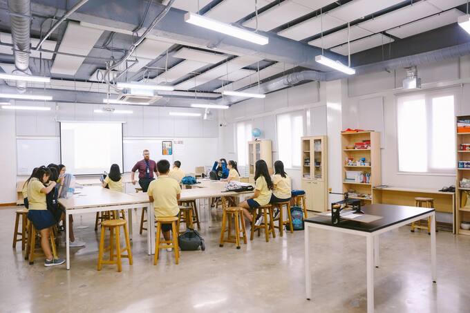 Hệ sinh thái của bà Nguyễn Thị Út Em chủ yếu là giáo dục.