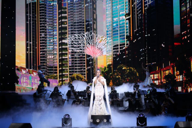 Ấn tượng với dàn sao “khủng” trong đêm nhạc tri ân của Tập đoàn Sunshine