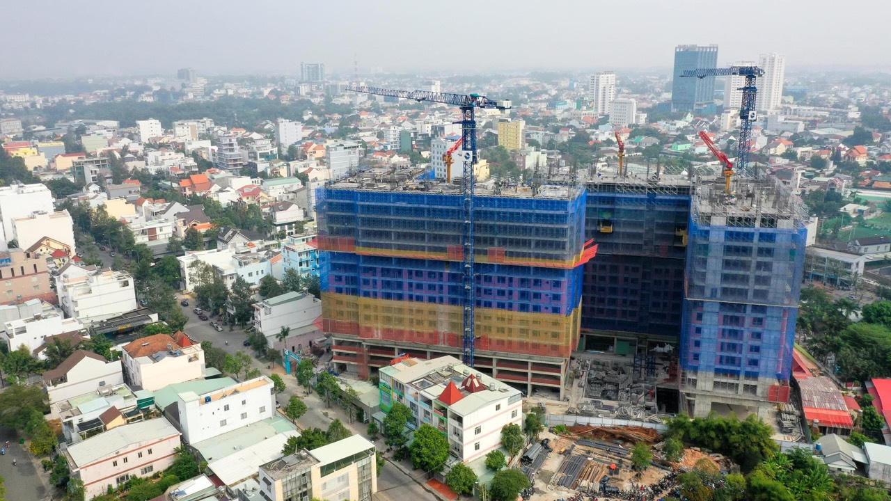 Tính đến tháng 3/2021, dự án C-Sky View đã xây đến tầng 17
