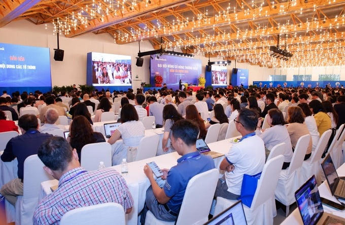 Đại hội đồng cổ đông thường niên 2025 của các ngân hàng rất quan tâm tới vấn đề giảm nhân sư, tiếp tục đổi mới công nghệ, ứng dụng AI trong hoạt động, tinh gọn bộ máy. (Ảnh: minh họa)