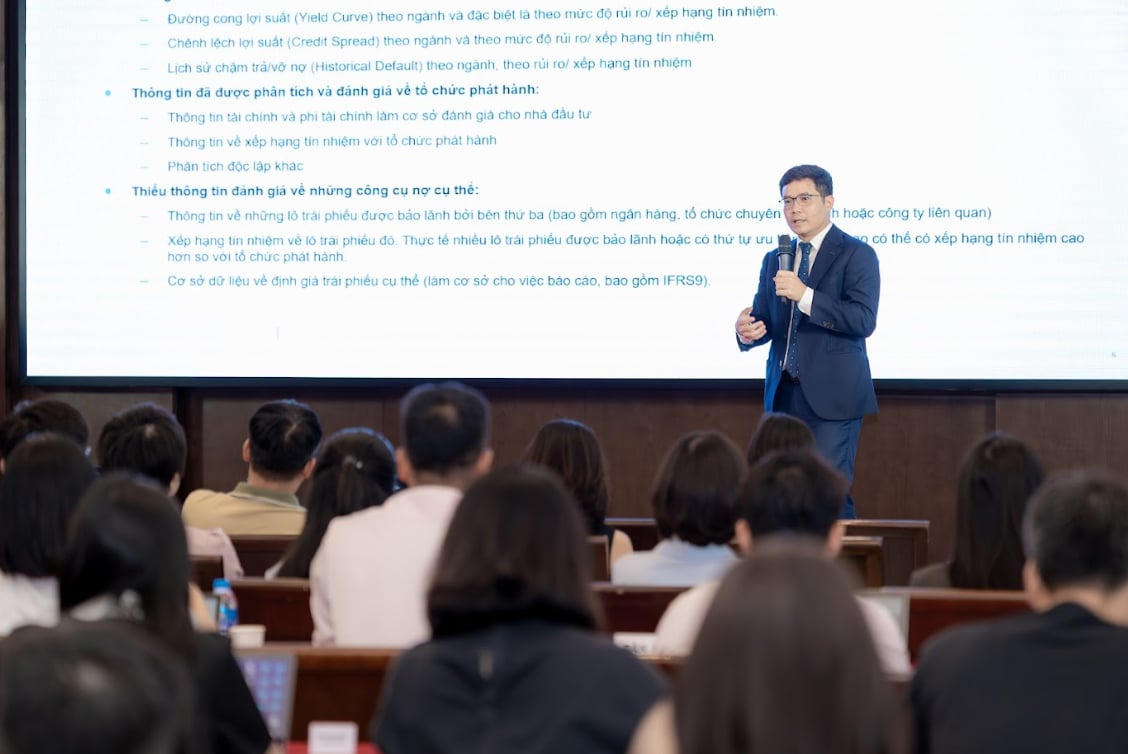 Theo ông Thuân, nhiều nhà đầu tư trái phiếu chưa&nbsp;ước lượng được giá trái phiếu khi mua bán lưng chừng.