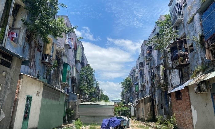 Chung cư Hòa Minh đã xuống cấp nghiêm trọng. &nbsp;