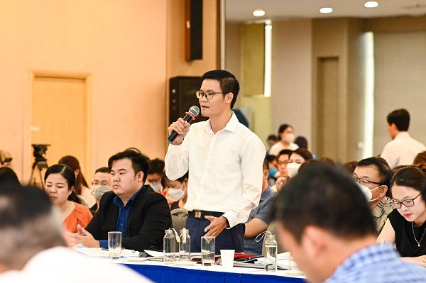 Chuyên gia pháp lý Nguyễn Văn Đỉnh chia sẻ tại Hội thảo “Góp ý sửa đổi Luật Đất đai theo tinh thần Nghị quyết số 18-NQ/TW của Ban chấp hành Trung ương Đảng khóa XIII”. &nbsp;