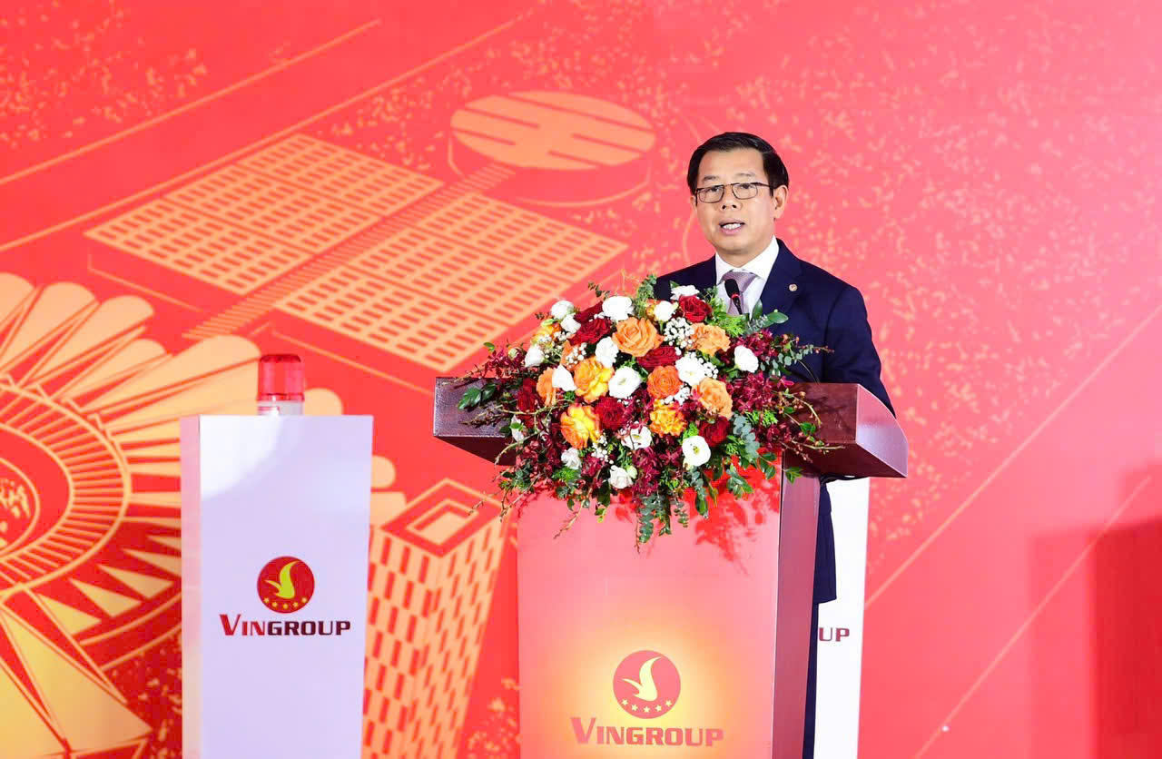 Ông Nguyễn Việt Quang - Phó Chủ tịch Hội đồng Quản trị kiêm Tổng giám đốc Tập đoàn Vingroup phát biển giới thiệu Trung tâm Hội chợ Triển lãm Quốc gia &nbsp;