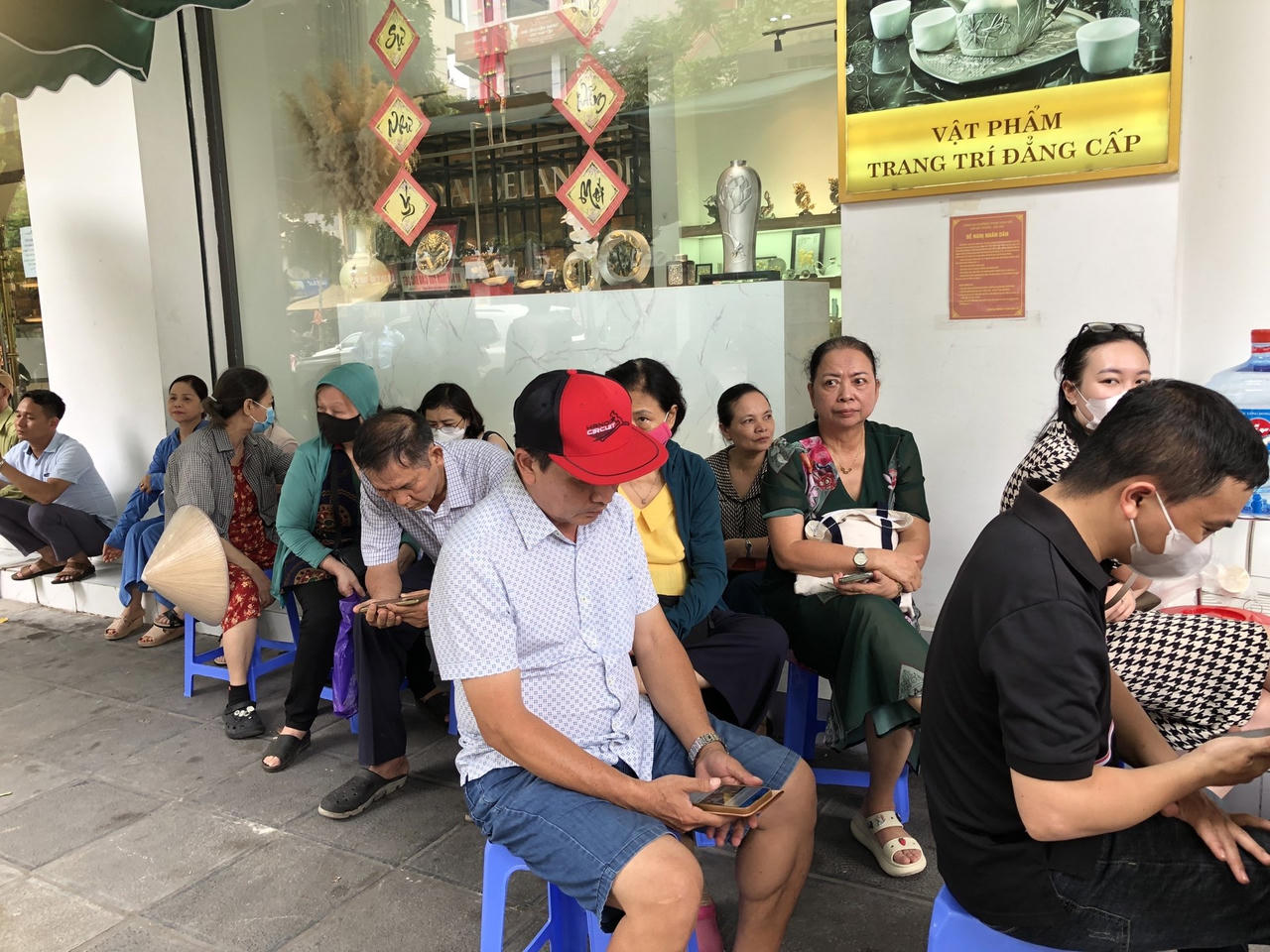 'Chợ' vàng miếng bùng phát: Chỉ cần nhắn tin, bao nhiêu cũng có