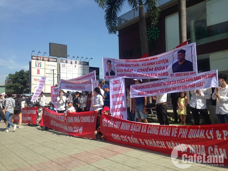 Cư dân The Park Residence