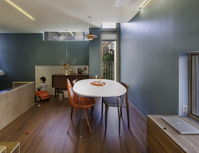 "Giật mình" ngắm căn nhà khác lạ giữa lòng phố cổ hình ảnh 4 "giat minh" ngam can nha khac la giua long pho co hinh anh 4