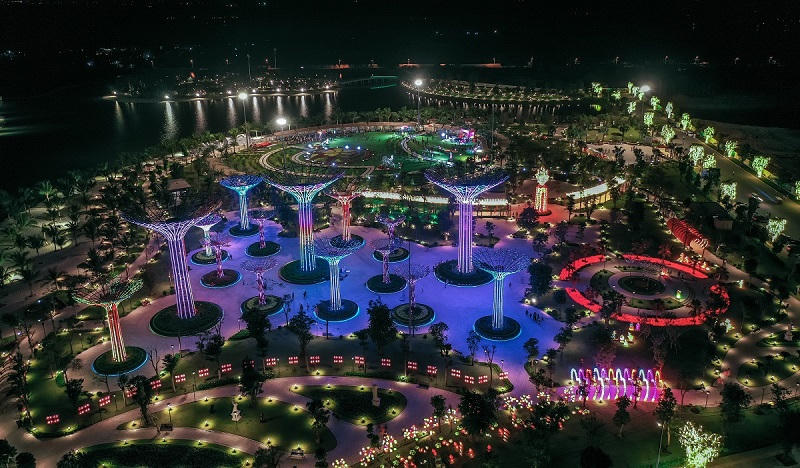 Khuôn viên sinh thái và thông minh của Vinhomes Grand Park mang tới cho cư dân cao tầng một cuộc sống nghỉ dưỡng hiện đại bậc nhất Việt Nam ngay trong lòng đô thị. &nbsp;