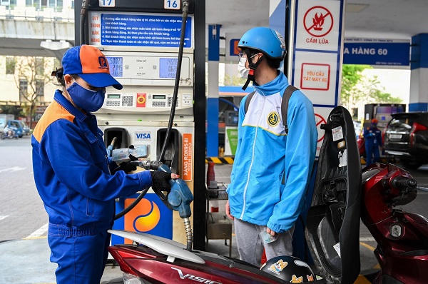 Xăng dầu lại đồng loạt tăng giá mạnh 