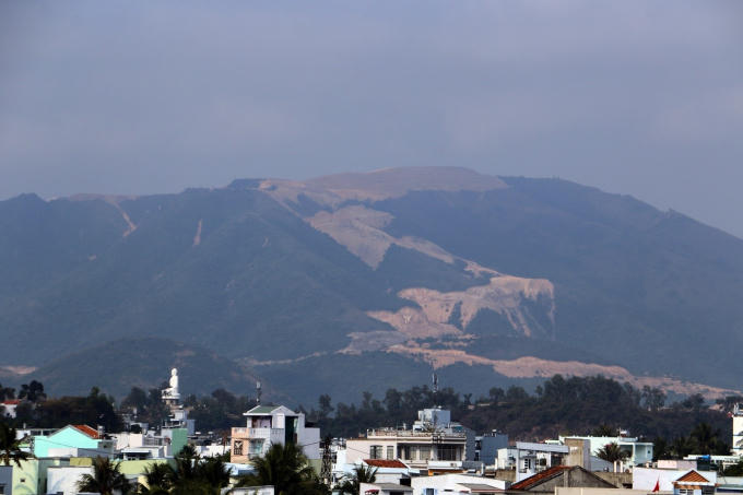 Cạo trọc núi Chín Khúc, Nha Trang làm dự án