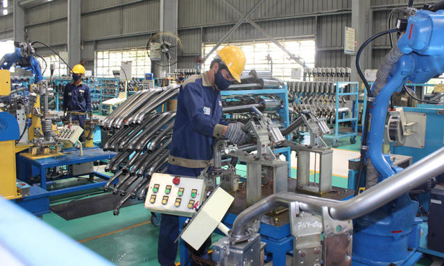 Nhiều doanh nghiệp nhỏ và vừa khó tiếp cận được các gói hỗ trợ tín dụng. &nbsp;