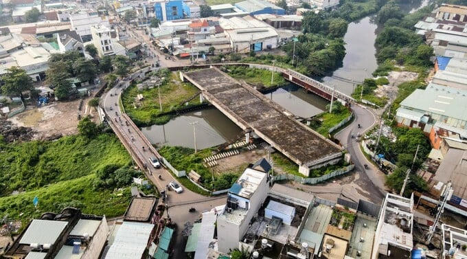 Hiện trạng cầu Tân Kỳ - Tân Quý&nbsp; &nbsp;