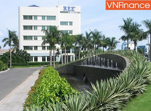 Nợ phải trả tăng siêu nhanh, REE vẫn quyết định trả cổ tức “hậu hĩnh” bằng tiền tỷ lệ 16%