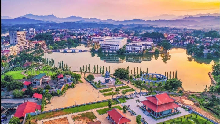 Thành phố Yên Bái ngày một khang trang hơn. &nbsp;