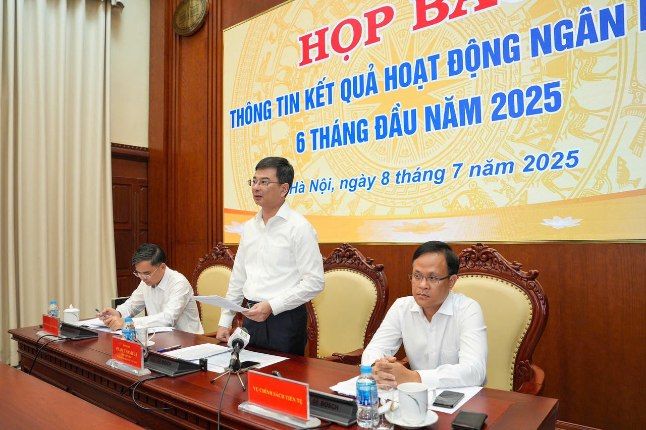 Phó Thống đốc Phạm Thanh Hà&nbsp;cho biết, tính đến ngày 30/6, tín dụng toàn nền kinh tế đạt trên 17,2 triệu tỷ đồng.