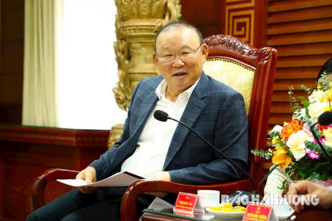 Cựu huấn luyện viên đội tuyển Quốc gia Việt Nam Park Hang-seo tại buổi gặp gỡ với tỉnh Hải Dương