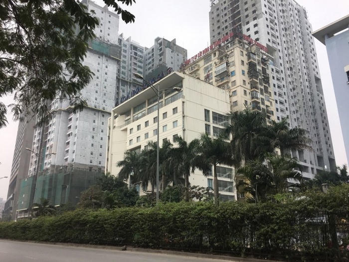 Tại sao bến xe Mỹ Đình là ‘điểm nóng’ tắc đường?