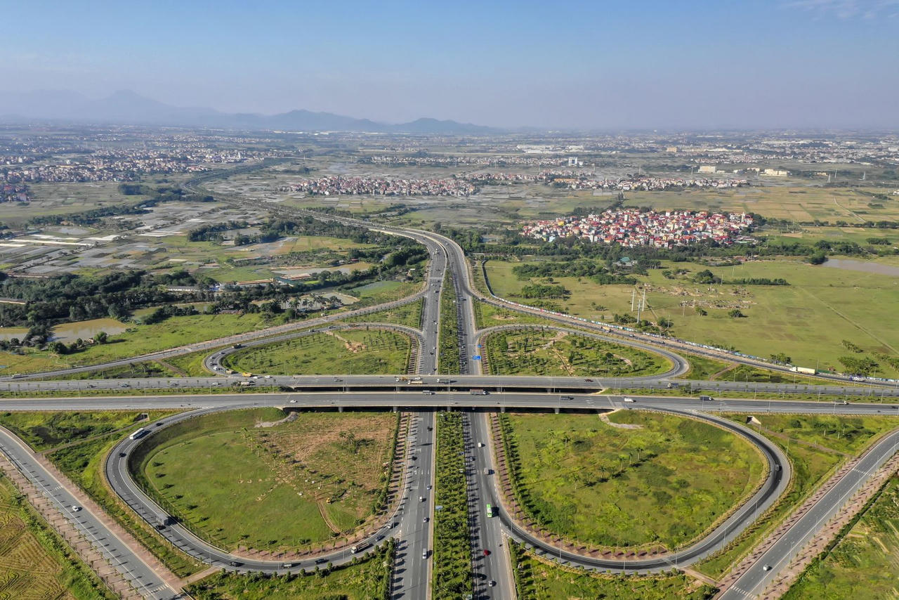 GS. Đặng Hùng Võ: 'Cơ hội phát triển của Việt Nam lớn nhưng vẫn ách tắc với quy định đất đai cũ'