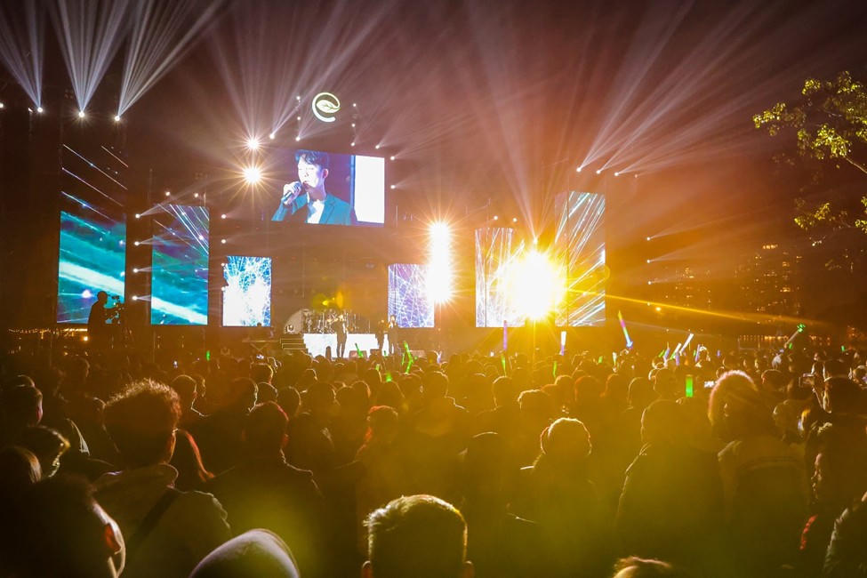 Hơn 20 nghìn cư dân Ecopark mãn nhãn cùng đại tiệc countdown hoành tráng