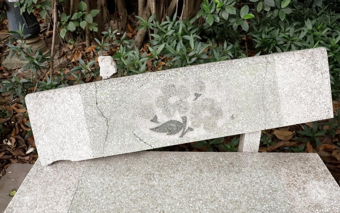 Hà Nội: Công viên rộng gần 6.000m2 bị “xẻ thịt” xuống cấp nghiêm trọng