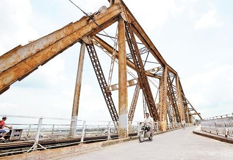 Xây cầu đường sắt vượt sông Hồng: Bài toán bảo tồn