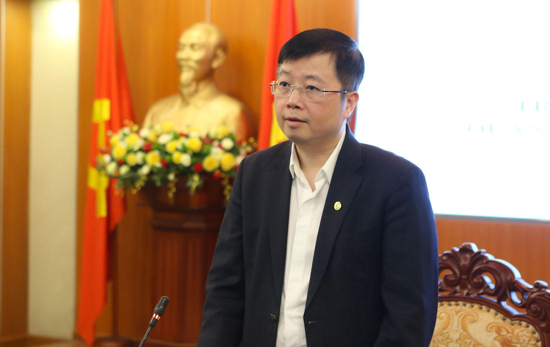 Tràn ngập quảng cáo "bẩn", Facebook và Google đang thách thức pháp luật? 