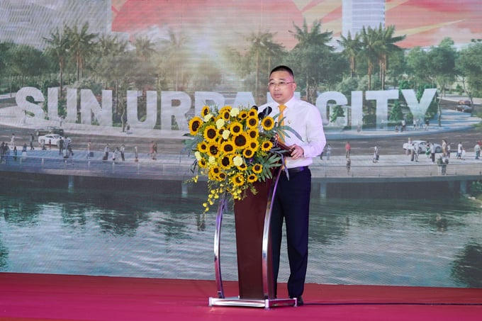 Ông Trần Minh Sơn, Thành viên Hội đồng sáng lập, PCT thường trực HĐQT Tập đoàn Sun Group phát biểu tại lễ khởi công dự án Đô thị thời đại – Sun Urban City. &nbsp;