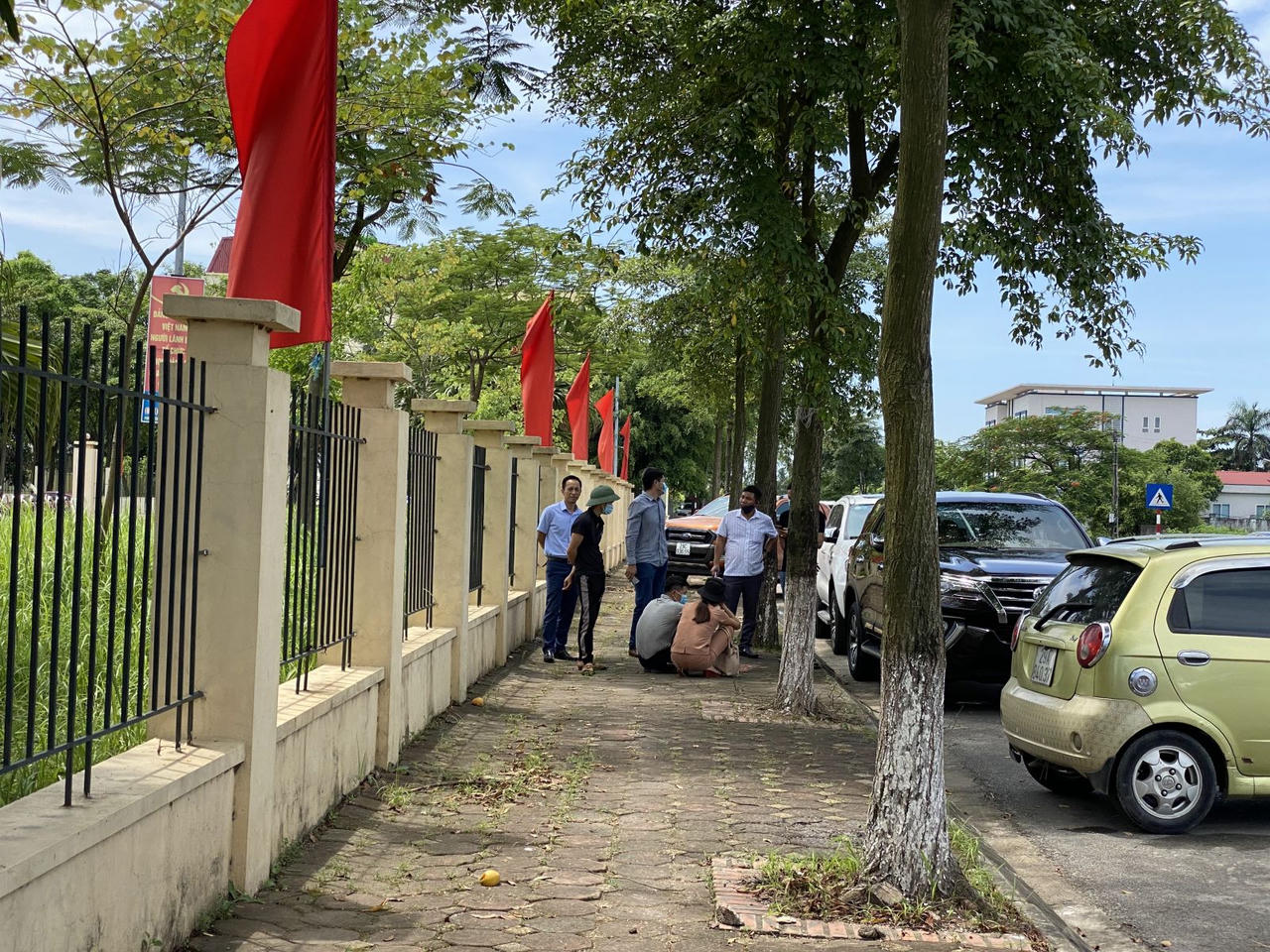 Vùng ven Hà Nội sôi động đấu giá đất