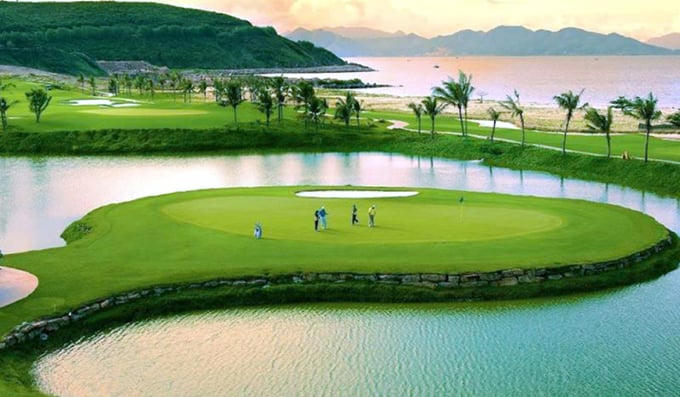 Giữa làn sóng lao đao của ngành địa ốc, bất động sản sân golf sẽ đi đâu về đâu?