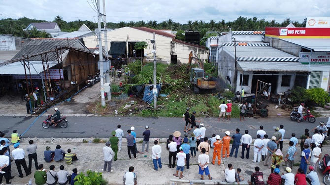 Trà Vinh: Cưỡng chế nhà máy nước đá Phước Hải xây trên đất trái phép