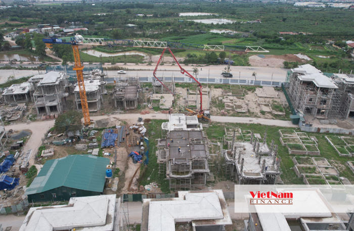 Cận cảnh Biệt thự Vườn Cam: Sau 17 năm vẫn dở dang và hoang vắng