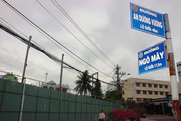 Vì sao “đất vàng” trị giá 200 triệu/m2 bị rào tôn, cây cỏ bủa vây? hình ảnh 4