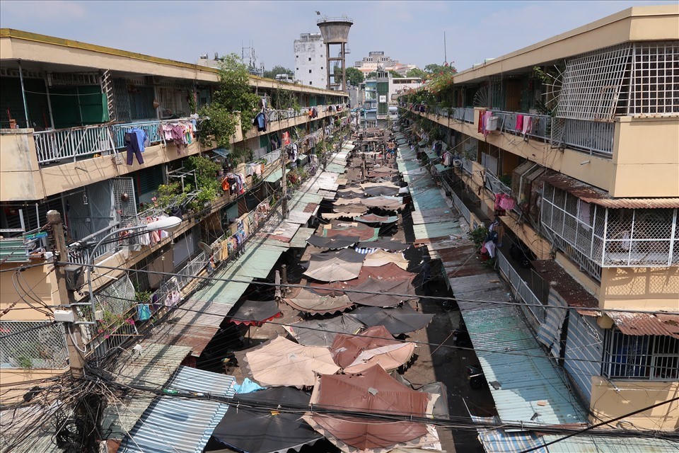 Nhiều khu chung cư cũ gặp khó khăn khi không đạt thỏa thuận trong việc bồi thường