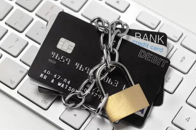 Khóa tài khoản ngân hàng có số điện thoại trùng với thông tin tài khoản khác