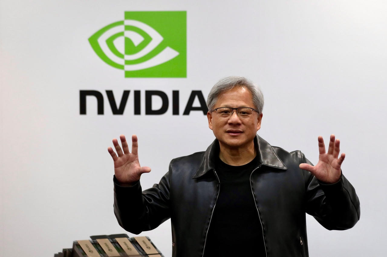 Đà tăng của cổ phiếu Nvidia đã kéo tài sản ròng của CEO Jensen Huang tăng lên hơn 100 tỷ USD. &nbsp;