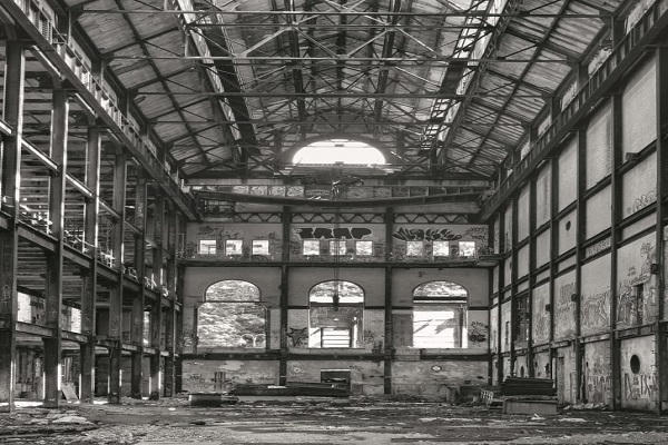 Sự ám ảnh ‘ma mị’ của nhà tù, sân bay bỏ hoang