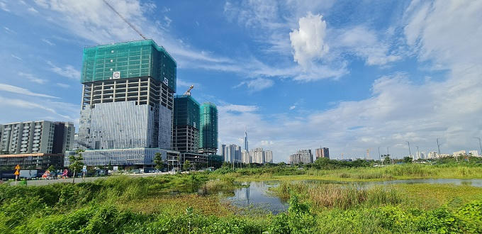 Quy định về thu hồi đất để phát triển kinh tế - xã hội vì lợi ích quốc gia, công cộng cho phép "Các dự án khác được trên 80% người dân có đất thu hồi đồng ý" đang nhận được nhiều ý kiến không đồng thuận. Ảnh: Tấn Lợi &nbsp;