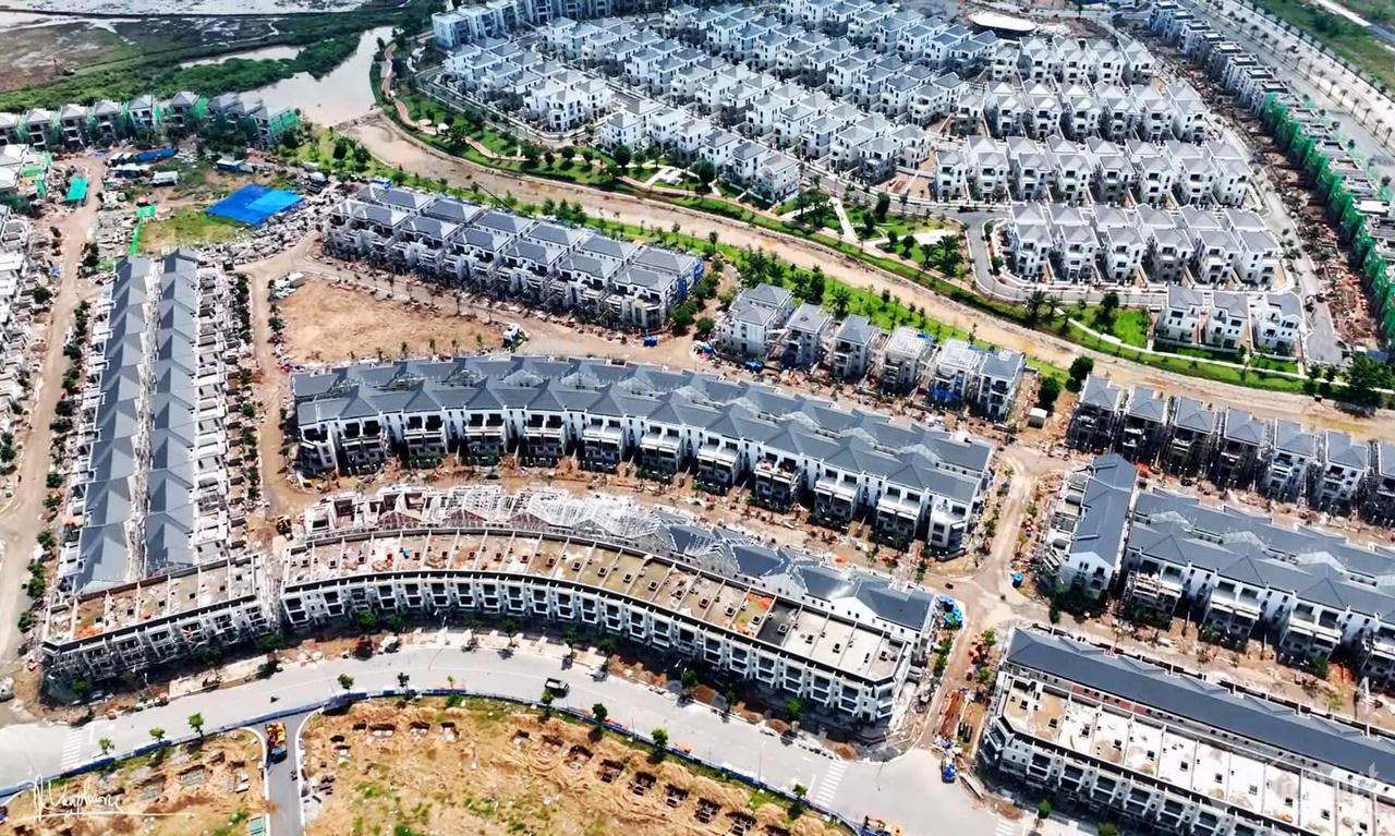 “Việc thiếu cung và tồn kho đều là hệ lụy của tình trạng vướng mắc pháp lý của dự án và khủng hoảng nguồn vốn của nhóm doanh nghiệp bất động sản".