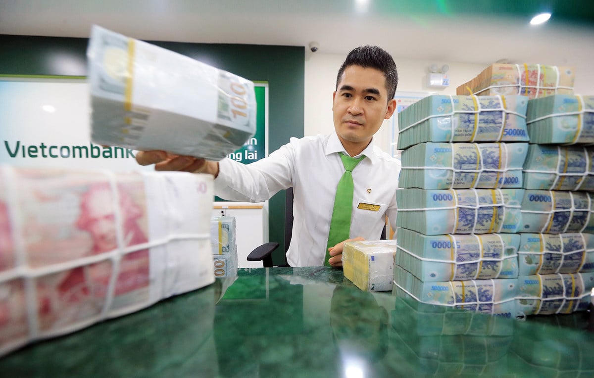 Ngân hàng bội thu: Lãi cao nhất gần tỷ USD, tăng mạnh nhất gần 300%