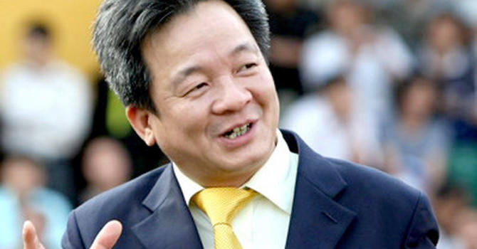 Bầu Hiển chọn rời ghế chủ tịch địa ốc, “ôm” ngân hàng