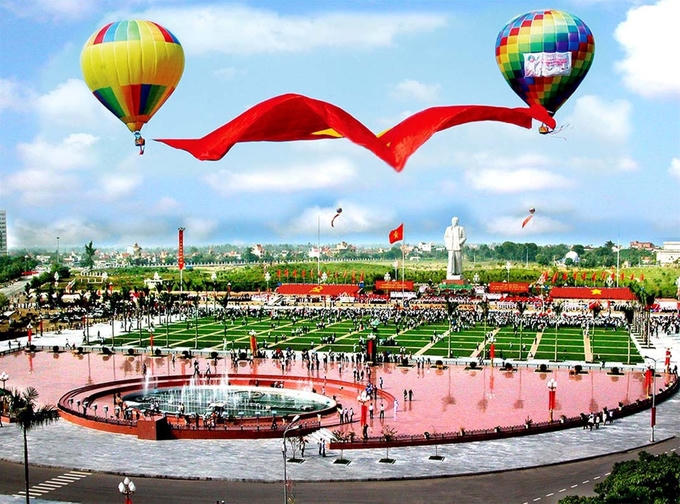 Quảng Trường Hồ Chí Minh, TP Vinh.