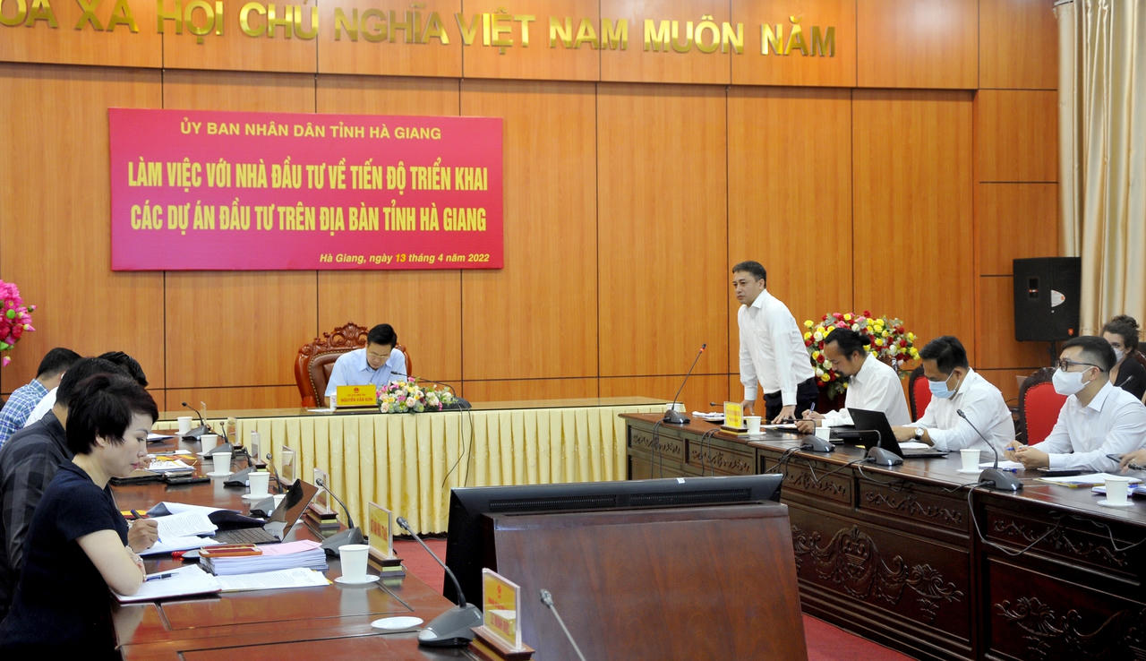 UBND tỉnh Nguyễn Hà Giang làm việc với Tập đoàn Nam Cường. Ảnh: Đại điện Nam Cường phát biểu (Báo Hà Giang).